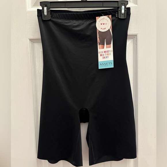 Women's Assets By Spanx Shaping High-Waisted Mid-Thigh Short Black Large NWT - Picture 1 of 6